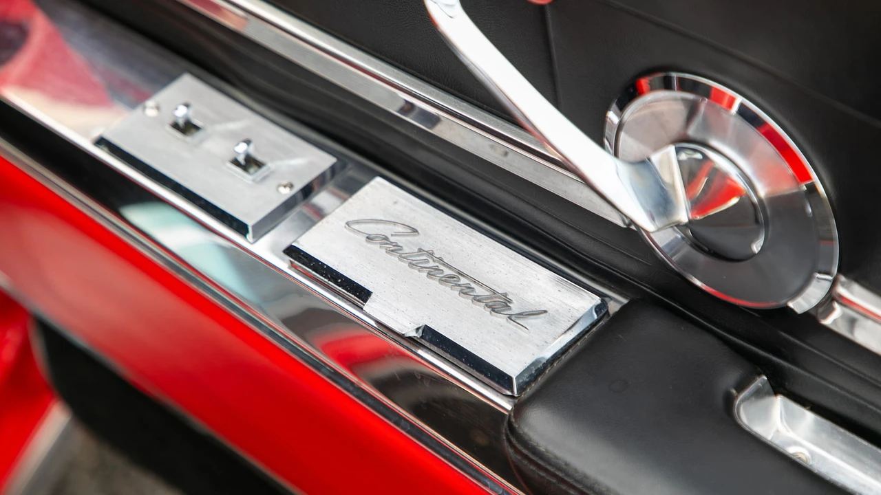 1960 Lincoln Continental Mark Series - Image 11 of 15