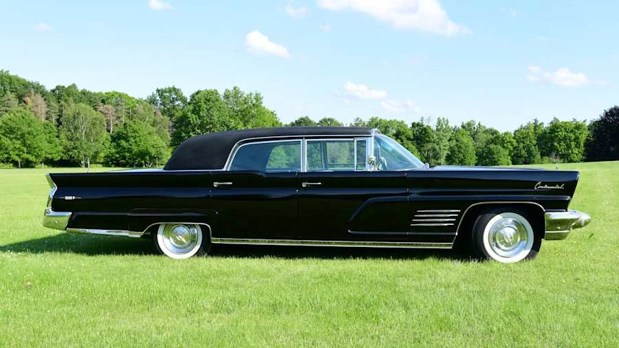 1960 Lincoln Continental 3rd Gen - Image 2 of 26
