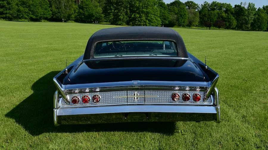 1960 Lincoln Continental 3rd Gen - Image 5 of 26