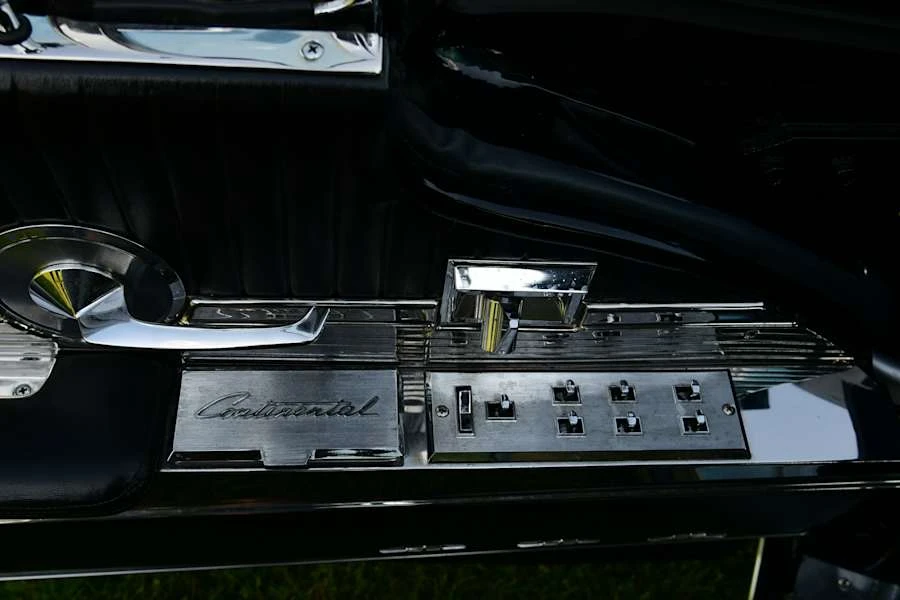 1960 Lincoln Continental 3rd Gen - Image 13 of 26