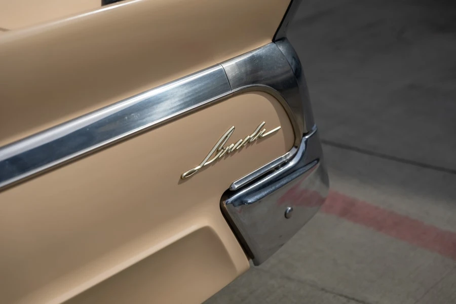 1960 Lincoln Continental 3rd Gen - Image 9 of 29