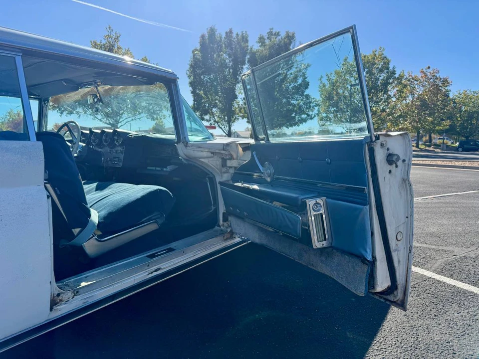 1960 Lincoln Continental 3rd Gen - Image 10 of 23