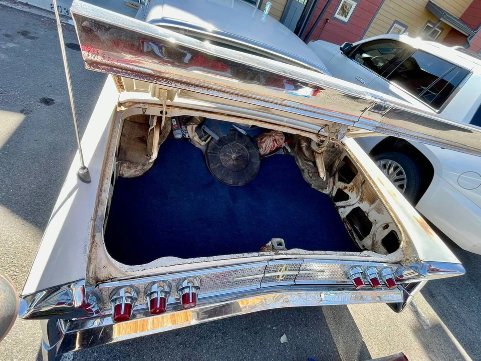1960 Lincoln Continental 3rd Gen - Image 19 of 23