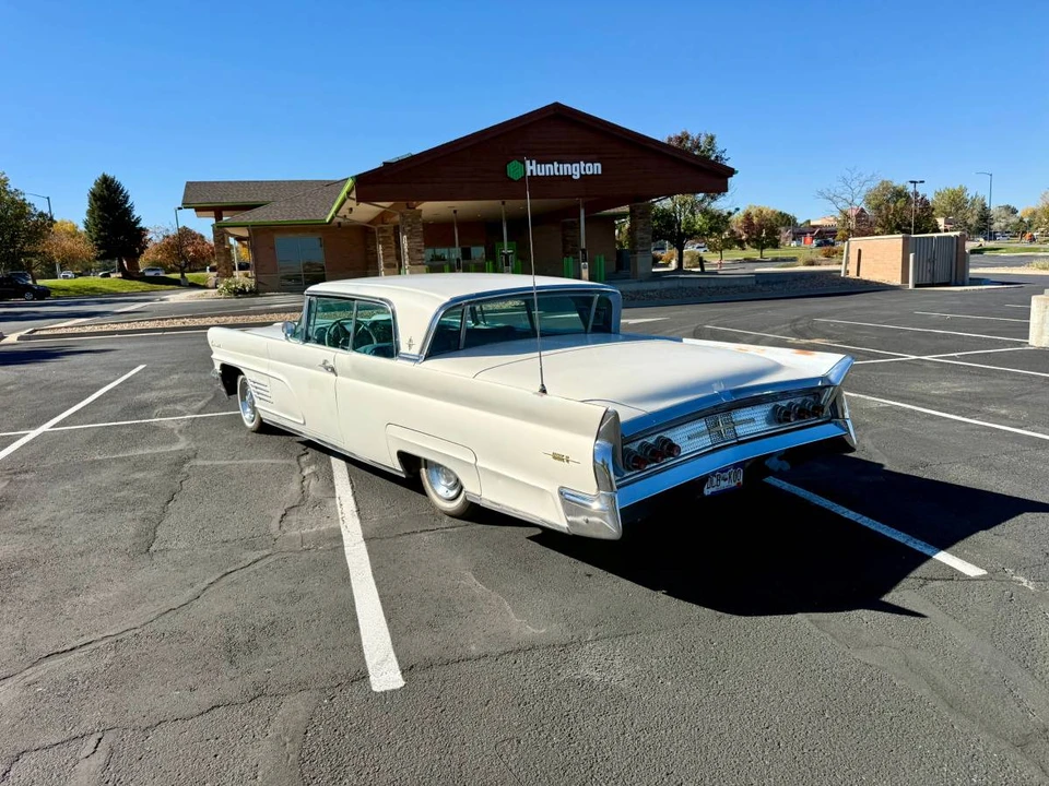 1960 Lincoln Continental 3rd Gen - Image 2 of 23