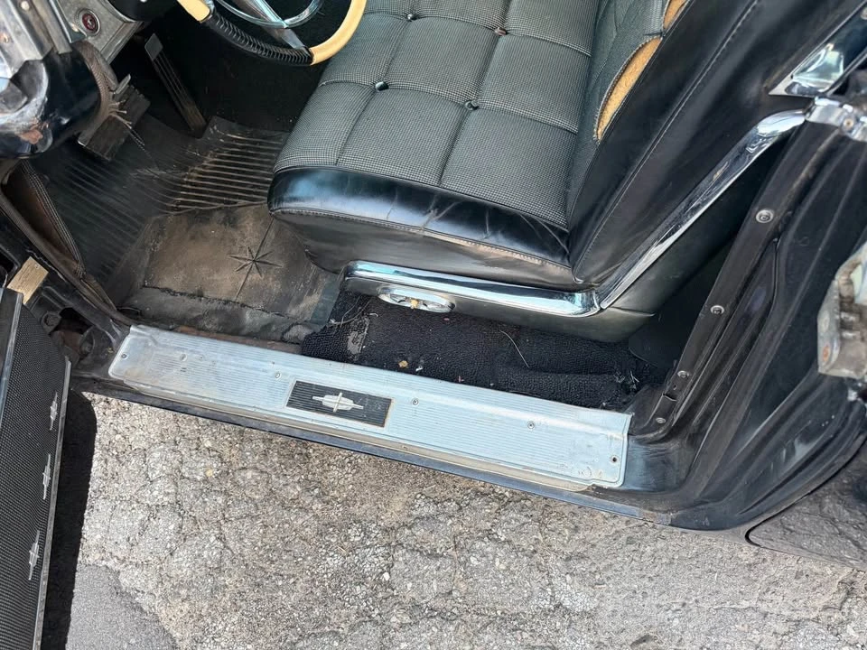 1960 Lincoln Continental 3rd Gen - Image 15 of 18