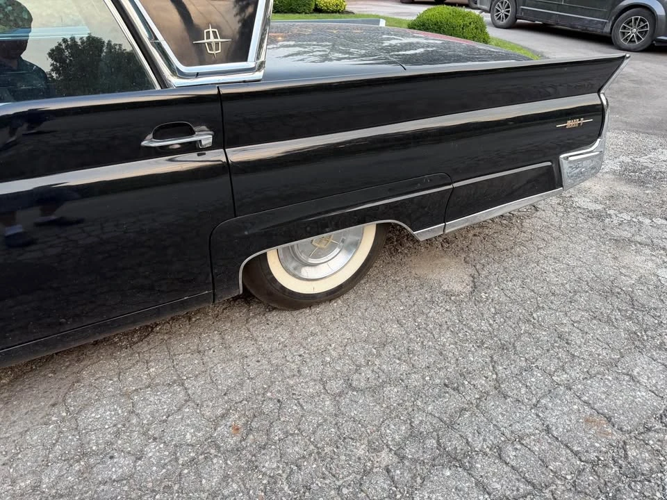 1960 Lincoln Continental 3rd Gen - Image 13 of 18
