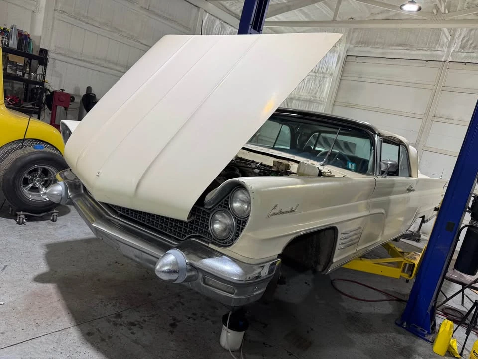 1960 Lincoln Continental 3rd Gen - Image 14 of 20