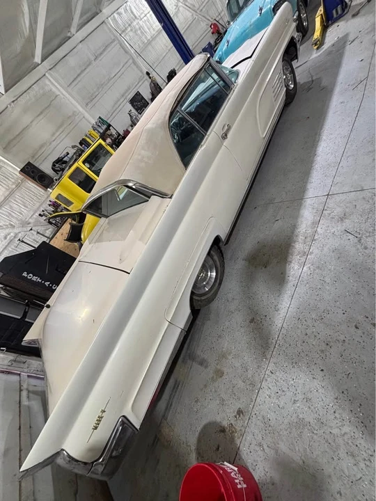 1960 Lincoln Continental 3rd Gen - Image 4 of 20