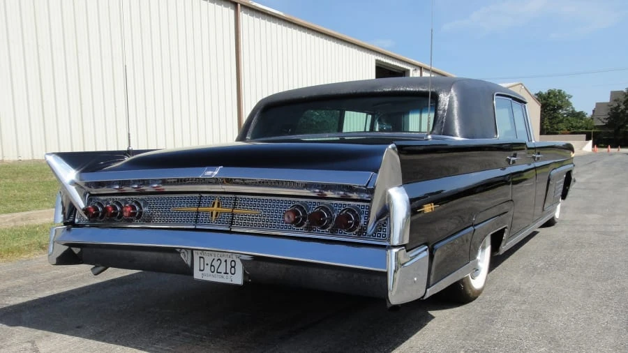 1960 Lincoln Continental 3rd Gen - Image 2 of 8