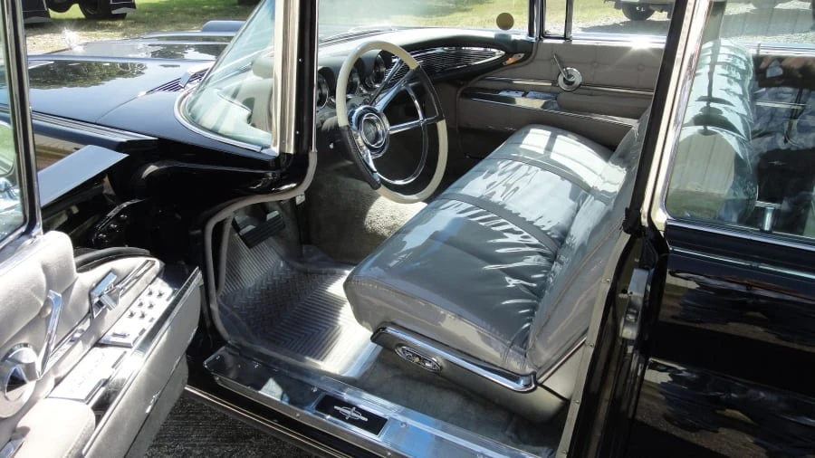 1960 Lincoln Continental 3rd Gen - Image 3 of 8