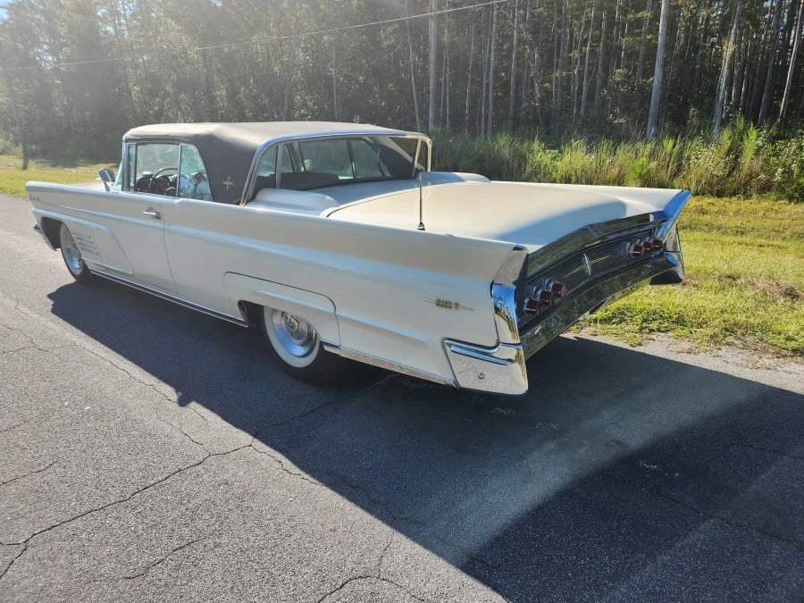 1960 Lincoln Continental 3rd Gen - Image 12 of 31
