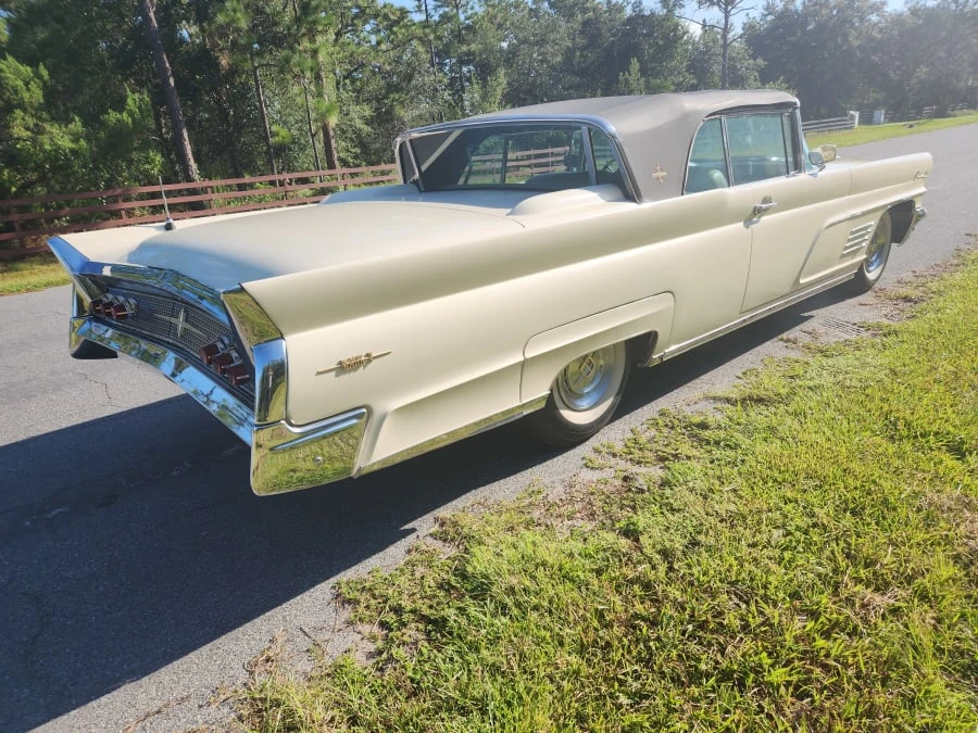 1960 Lincoln Continental 3rd Gen - Image 7 of 31
