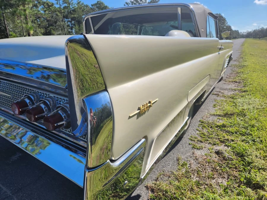 1960 Lincoln Continental 3rd Gen - Image 8 of 31