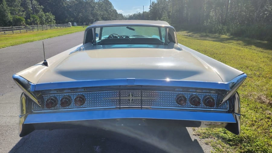 1960 Lincoln Continental 3rd Gen - Image 4 of 31