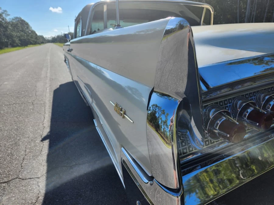1960 Lincoln Continental 3rd Gen - Image 10 of 31