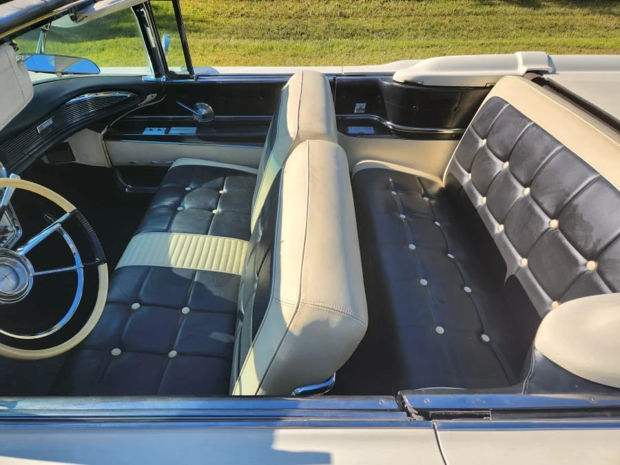 1960 Lincoln Continental 3rd Gen - Image 23 of 31