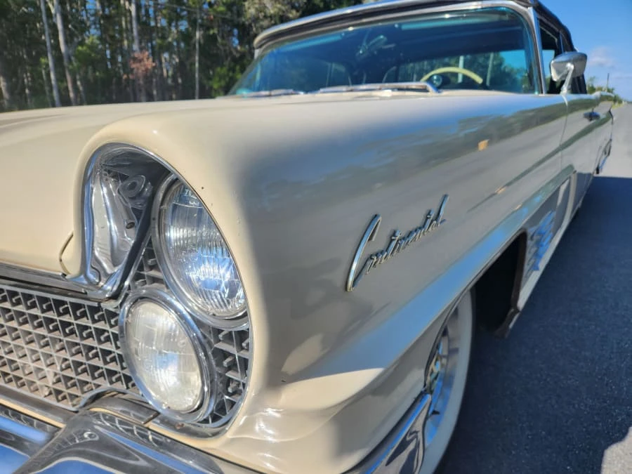 1960 Lincoln Continental 3rd Gen - Image 11 of 31