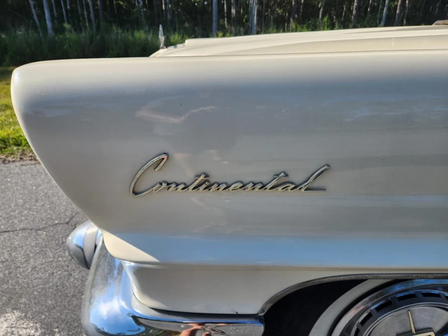 1960 Lincoln Continental 3rd Gen - Image 14 of 31