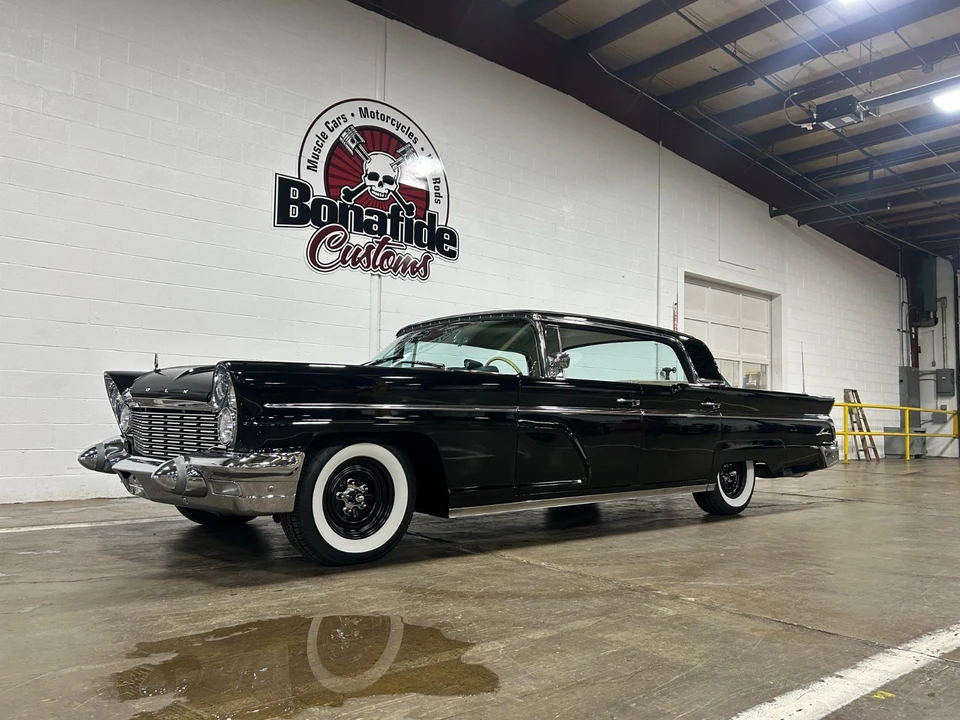 1960 Lincoln Premiere - Image 2 of 21