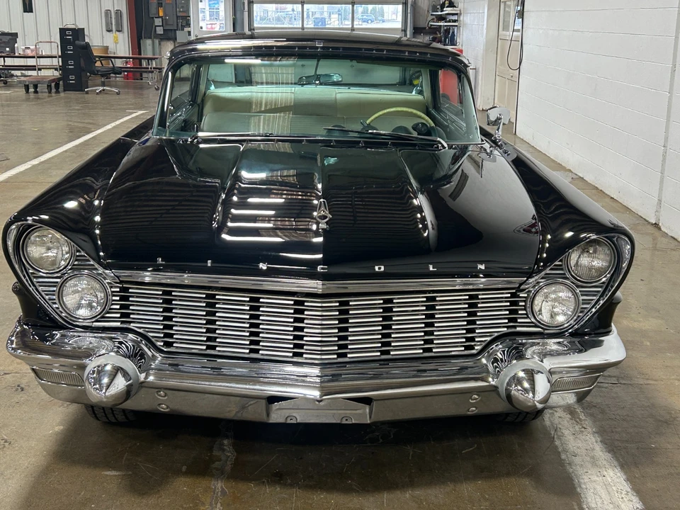 1960 Lincoln Premiere - Image 9 of 21
