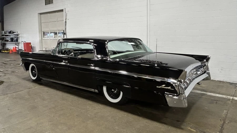 1960 Lincoln Premiere - Image 2 of 6