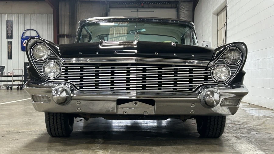 1960 Lincoln Premiere - Image 3 of 6