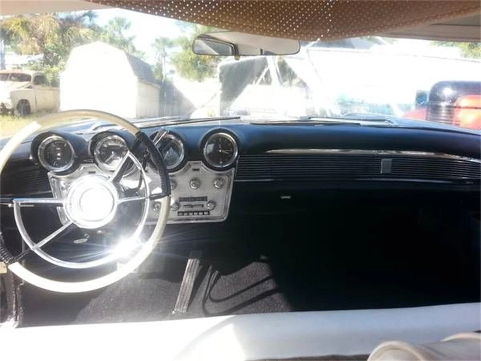 1960 Lincoln Premiere - Image 6 of 14