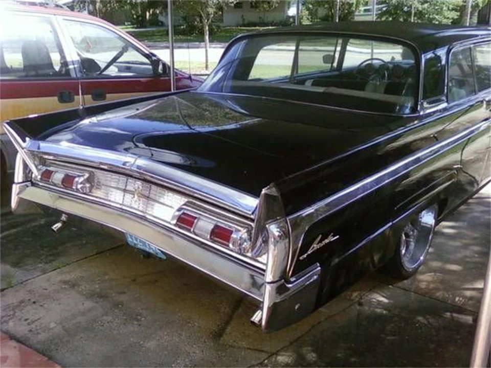 1960 Lincoln Premiere - Image 14 of 14