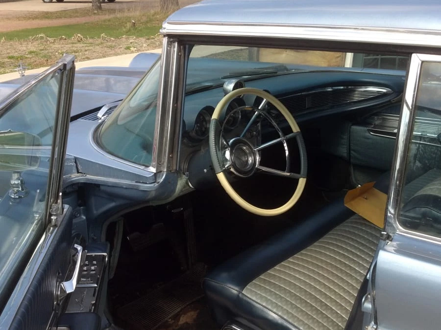 1960 Lincoln Premiere - Image 2 of 9