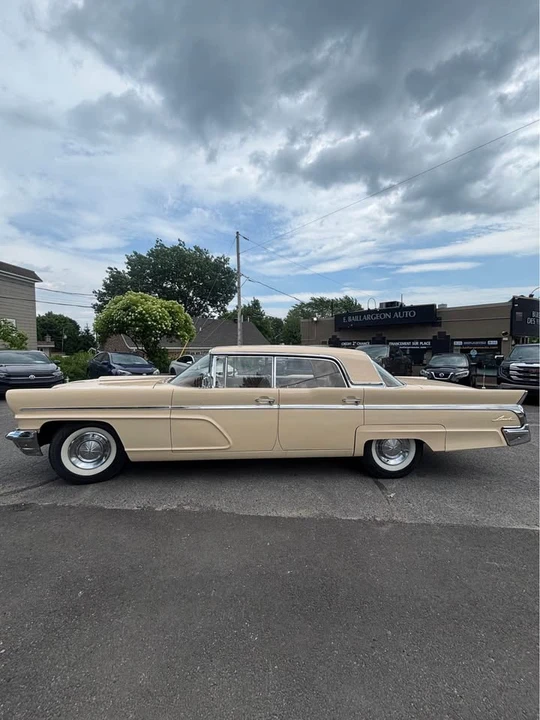 1960 Lincoln Premiere - Image 2 of 17