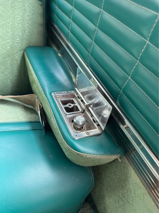 1960 Lincoln Premiere - Image 7 of 11