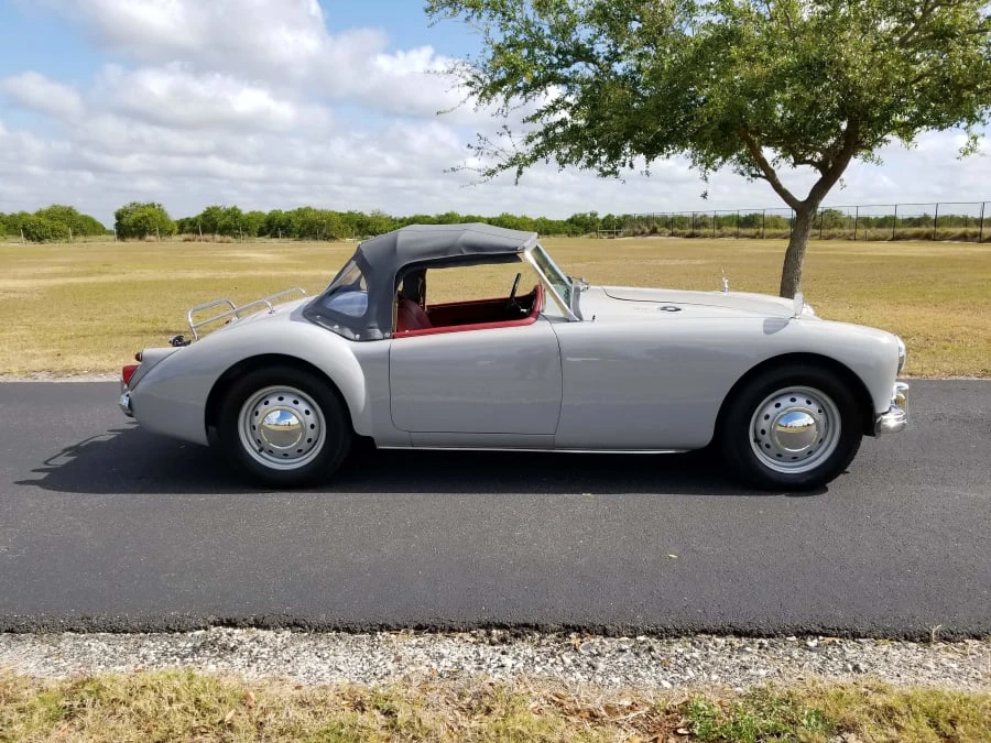 1960 MG MGA 1600 - Image 2 of 8