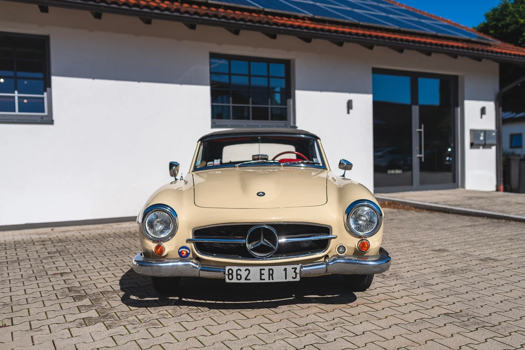 1960 Mercedes-Benz 190 SL - Image 2 of 31