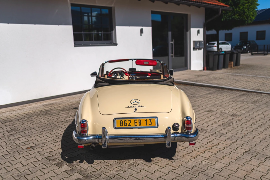 1960 Mercedes-Benz 190 SL - Image 5 of 31
