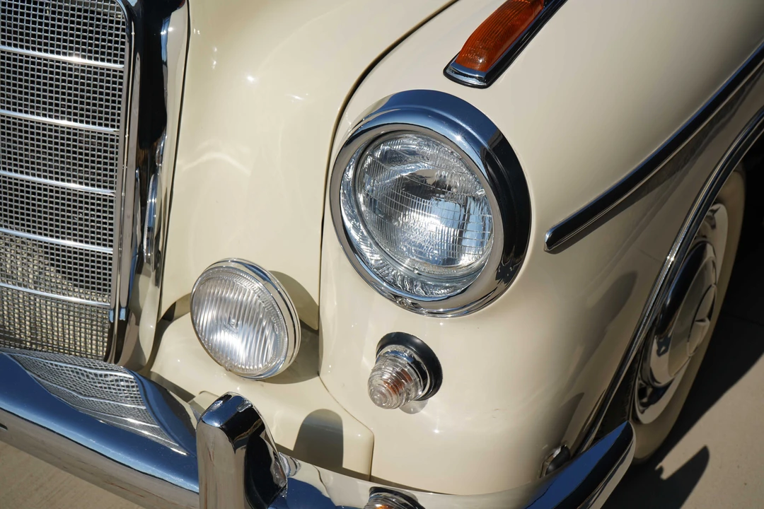 1960 Mercedes-Benz W128 - Image 5 of 31