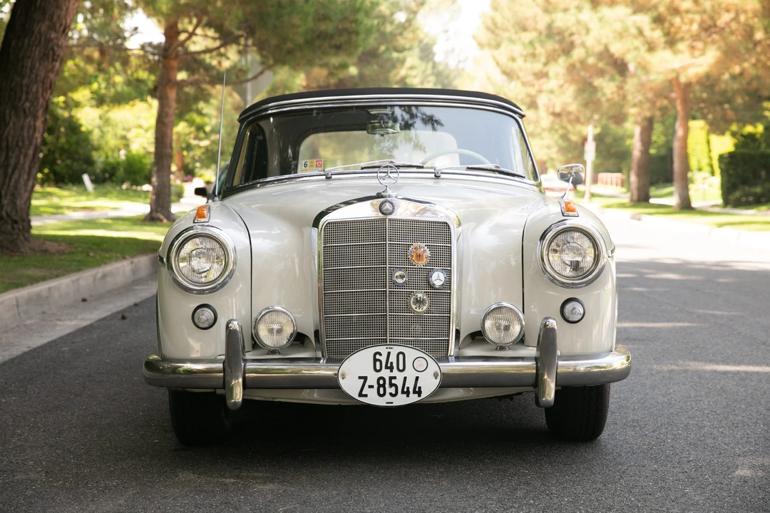 1960 Mercedes-Benz W128 - Image 2 of 31