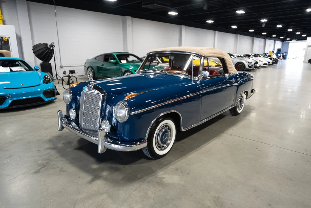 1960 Mercedes-Benz W128 - Image 2 of 31