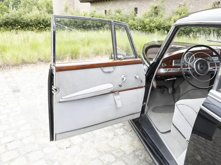 1960 Mercedes-Benz W186 & W189 Adenauer - Image 18 of 31