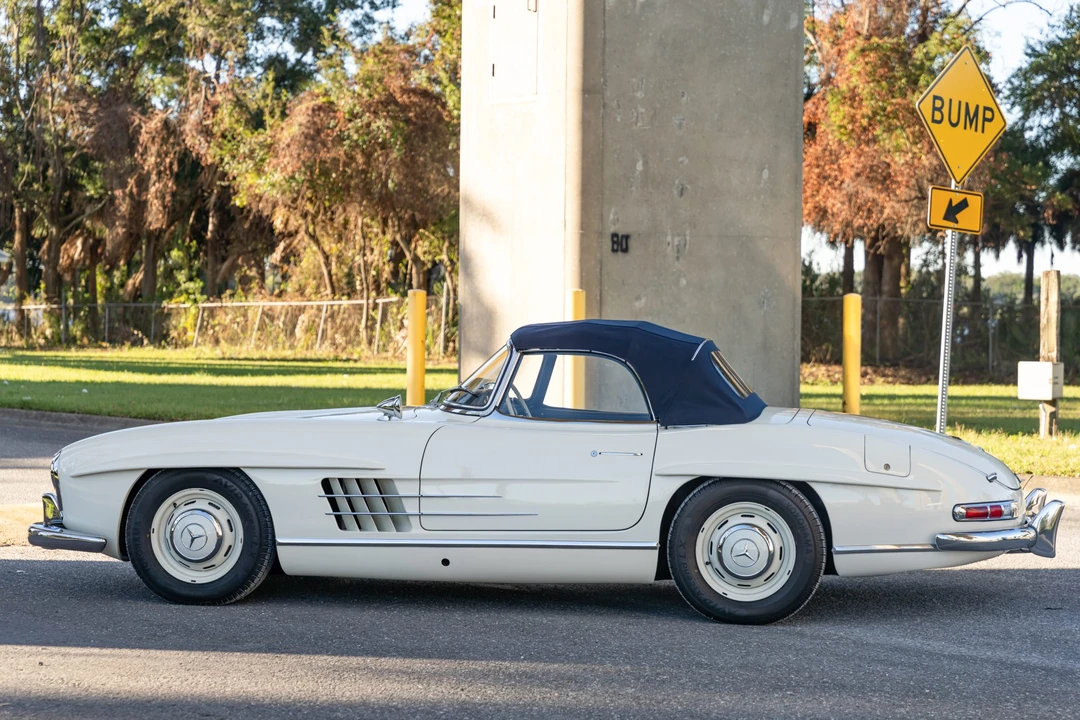 1960 Mercedes-Benz 300SL Roadster - Image 23 of 31