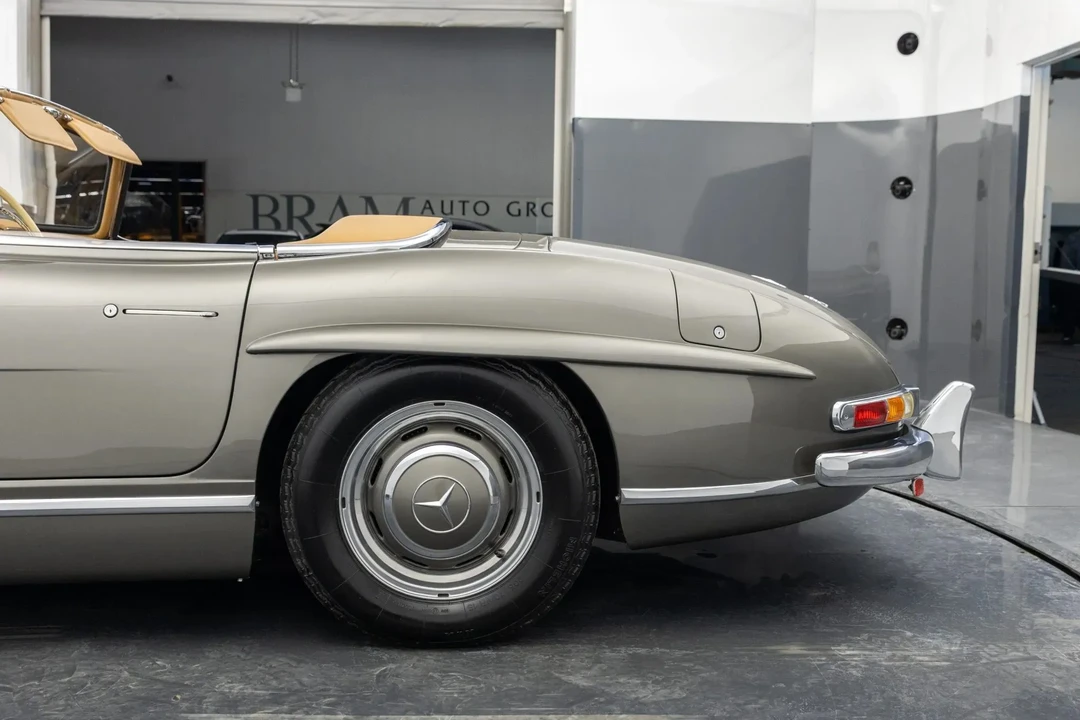 1960 Mercedes-Benz 300SL Roadster - Image 28 of 31