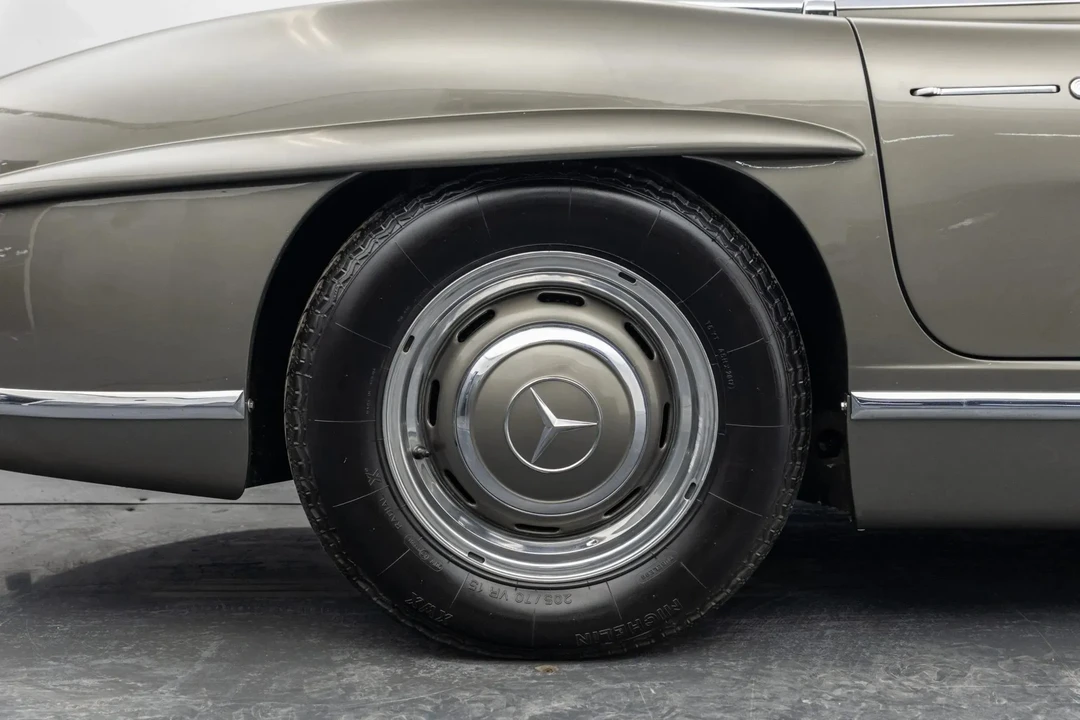 1960 Mercedes-Benz 300SL Roadster - Image 25 of 31