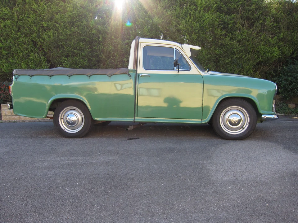 1960 Morris - Image 8 of 17