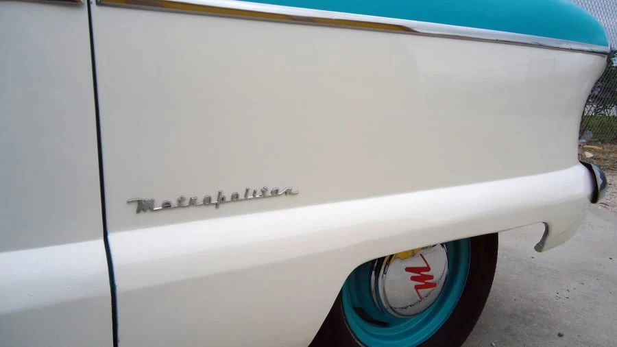 1960 Nash Metropolitan - Image 8 of 11