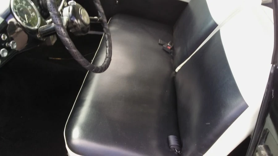 1960 Nash Metropolitan - Image 7 of 10