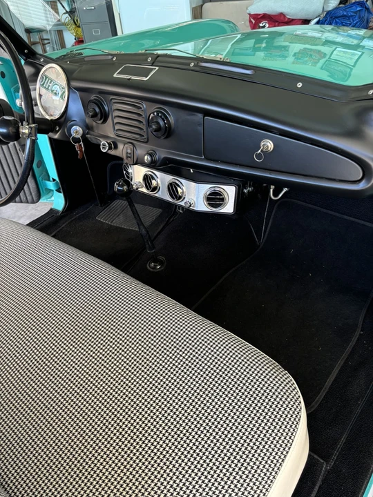 1960 Nash Metropolitan - Image 7 of 9