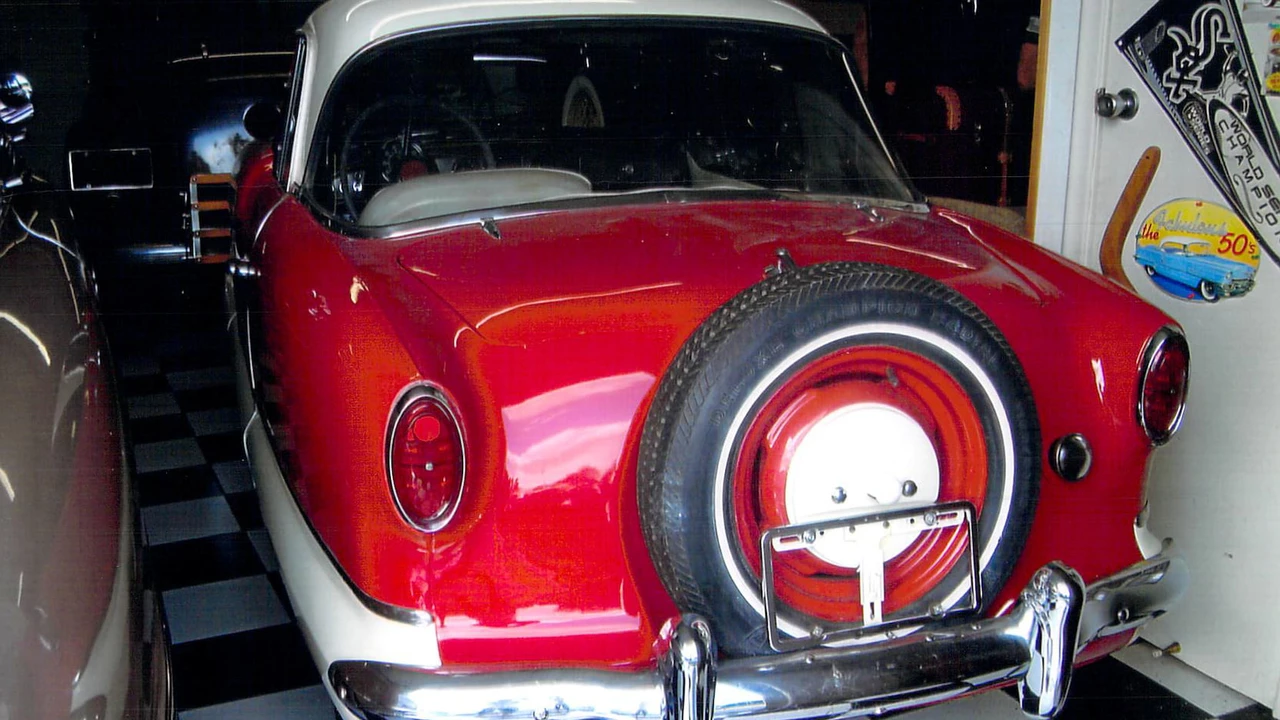 1960 Nash Metropolitan - Image 2 of 2