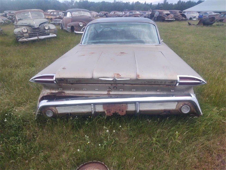 1960 Oldsmobile 88 - Image 2 of 10
