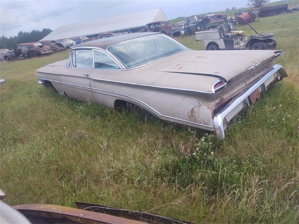 1960 Oldsmobile 88 - Image 3 of 10