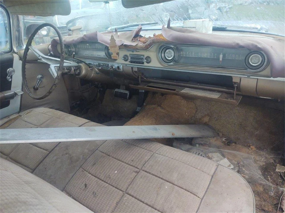 1960 Oldsmobile 88 - Image 7 of 10