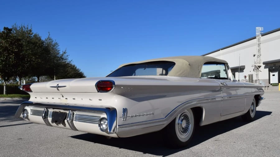 1960 Oldsmobile 88 - Image 3 of 10